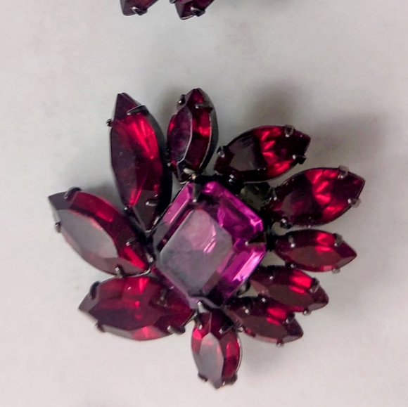 VINTAGE JAY STRONGWATER  AURORA BOREALIS GLASS RHINESTONE EARRINGS CLIP-ON - Picture 6 of 10